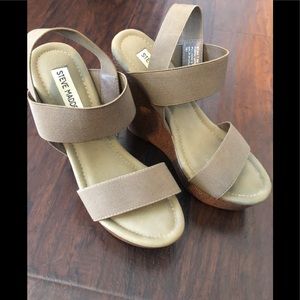 Steve Madden Olive Green Wedges